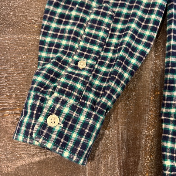 Vineyard Vines Boys Flannel Whale Button
Down Shirt Size M 12/14 Blue Green EUC - Picture 6 of 12